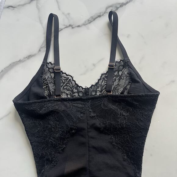 Pinsy Smoothing Lace Shape wear Bodysuit Black Sz small Sexy hourglass enhancing - Picture 7 of 11